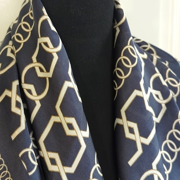 Joseph Ribkoff Scarf Gray Cream Modern Print Large Square Luxury Minimalist - Picture 7 of 12